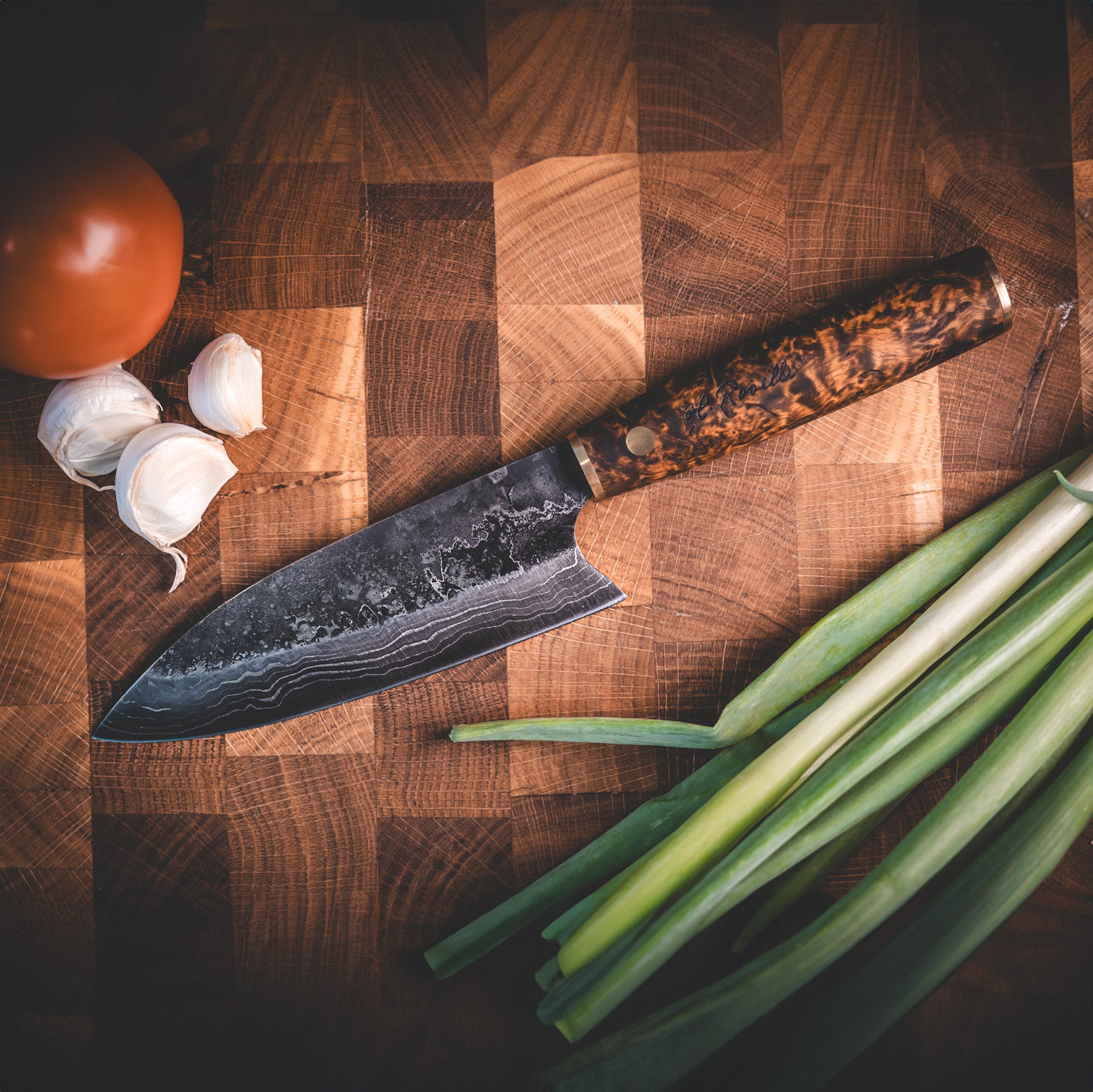 roselli-santoku-k-chenmesser-damast-maserbirke-mit-lederschutz image 4